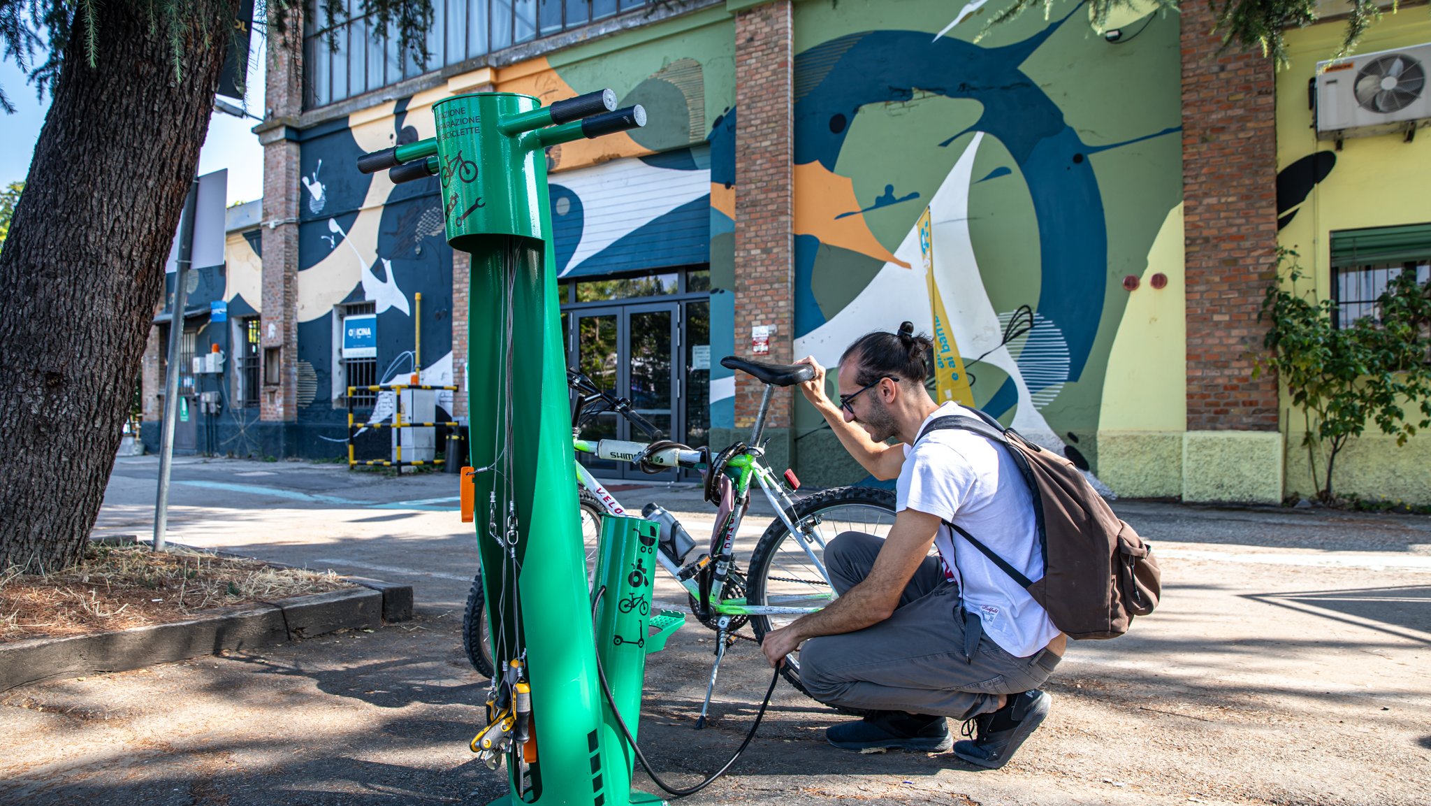DumBO's community bike repair station