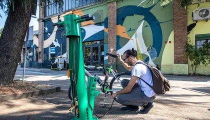 DumBO's community bike repair station