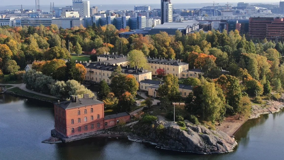 Lapinlahden Lähde and the historical Lapinlahti hospital park from air