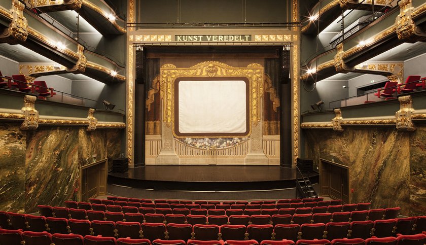 rsz_1rsz_vooruit-theaterzaal-pano_c-karin-borghouts.jpg