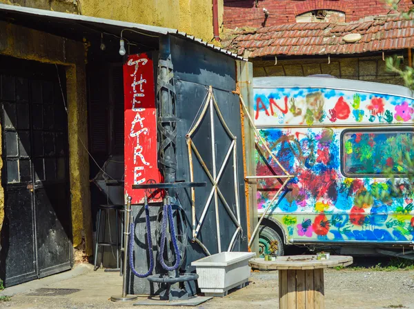 FixinArt_theatre entrance